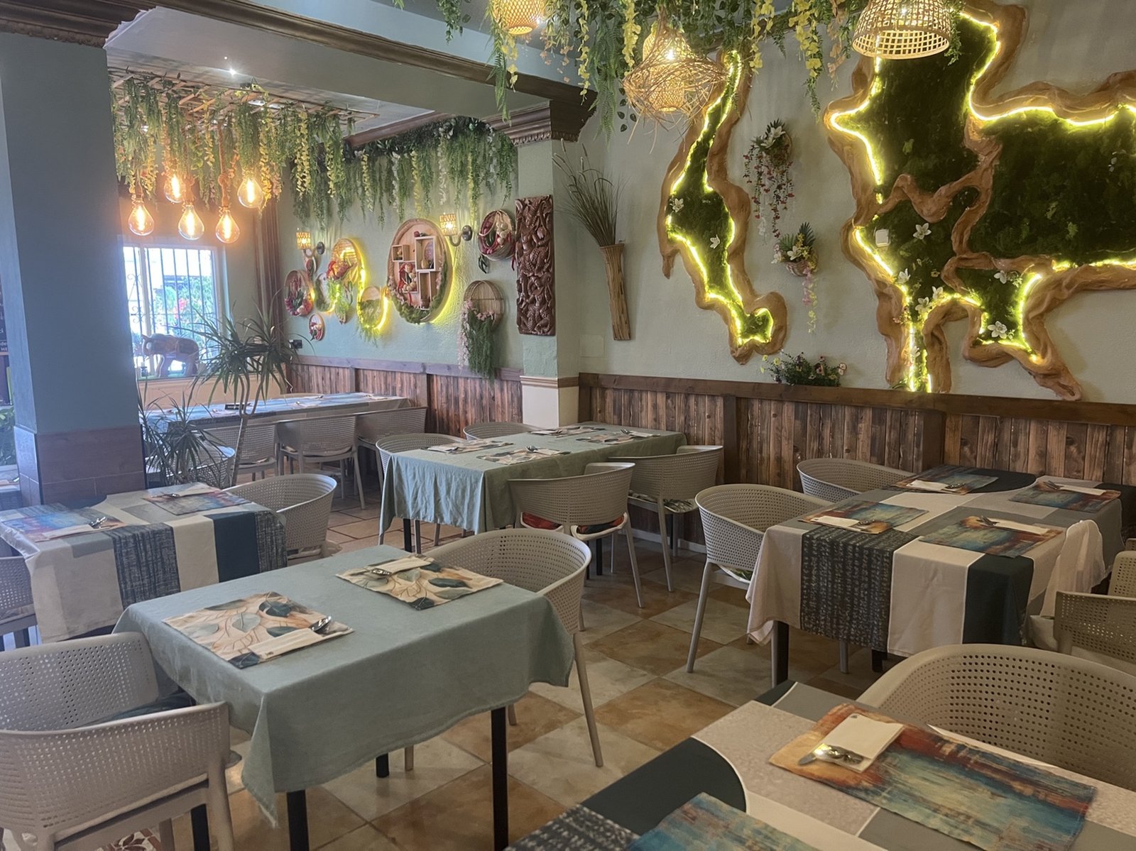 Thai Garden restaurant interior